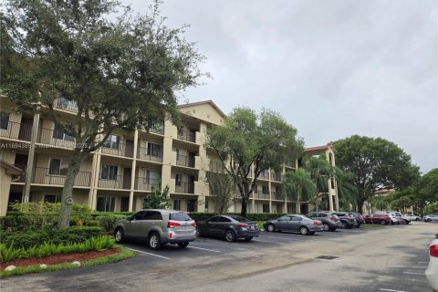 Copropriété à vendre à Pembroke Pines, Floride: 2 chambres, 142.42 m2 № 1947141 - photo 2