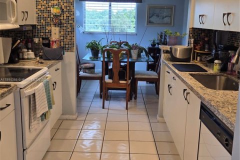 Copropriété à vendre à Pembroke Pines, Floride: 2 chambres, 142.42 m2 № 1947141 - photo 4