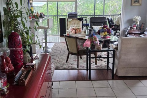 Copropriété à vendre à Pembroke Pines, Floride: 2 chambres, 142.42 m2 № 1947141 - photo 3