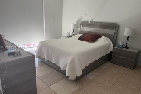Купить кондоминиум в Майами, Флорида 2 спальни, 98.48м2, № 2088437 - фото 7