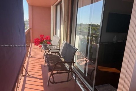Купить кондоминиум в Майами, Флорида 2 спальни, 98.48м2, № 2088437 - фото 18