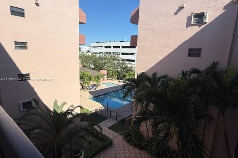 Купить кондоминиум в Майами, Флорида 2 спальни, 98.48м2, № 2088437 - фото 6