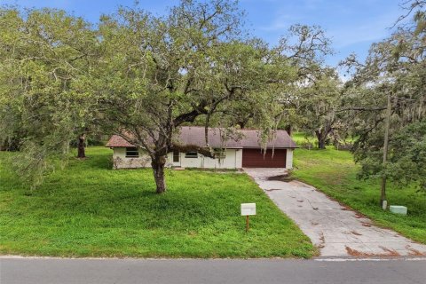 House in Dade City, Florida 2 bedrooms, 109.25 sq.m. № 2236523 - photo 3
