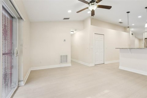 House in Tampa, Florida 4 bedrooms, 156.82 sq.m. № 1780490 - photo 11
