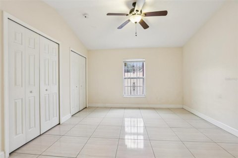 House in Tampa, Florida 4 bedrooms, 156.82 sq.m. № 1780490 - photo 14