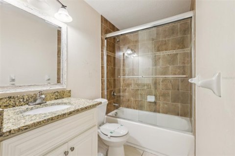 House in Tampa, Florida 4 bedrooms, 156.82 sq.m. № 1780490 - photo 22