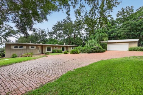 House in Eustis, Florida 4 bedrooms, 224.54 sq.m. № 2280610