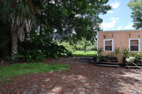 House in Punta Gorda, Florida 2 bedrooms, 117.61 sq.m. № 2258445 - photo 4