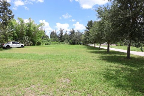 House in Punta Gorda, Florida 2 bedrooms, 117.61 sq.m. № 2258445 - photo 5