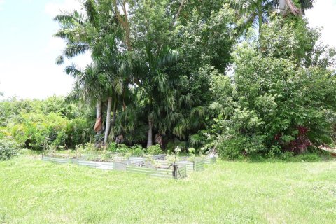 House in Punta Gorda, Florida 2 bedrooms, 117.61 sq.m. № 2258445 - photo 23