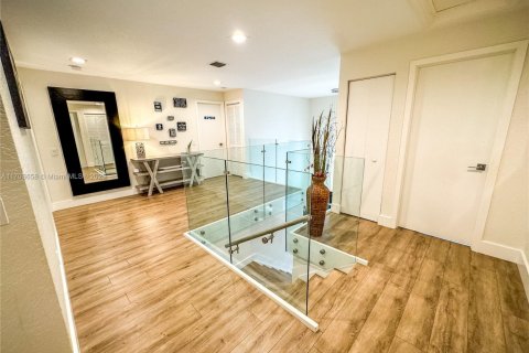 House in Weston, Florida 5 bedrooms, 287.25 sq.m. № 1459714 - photo 30