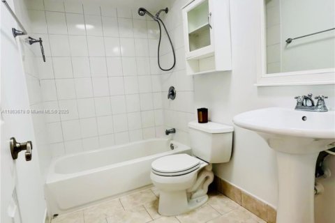 Снять в аренду кондоминиум в Майами, Флорида 2 спальни, 94.76м2, № 1891168 - фото 15