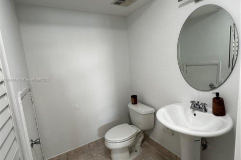 Снять в аренду кондоминиум в Майами, Флорида 2 спальни, 94.76м2, № 1891168 - фото 9