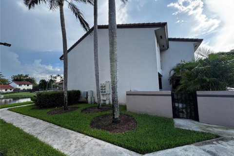 Снять в аренду кондоминиум в Майами, Флорида 2 спальни, 94.76м2, № 1891168 - фото 20