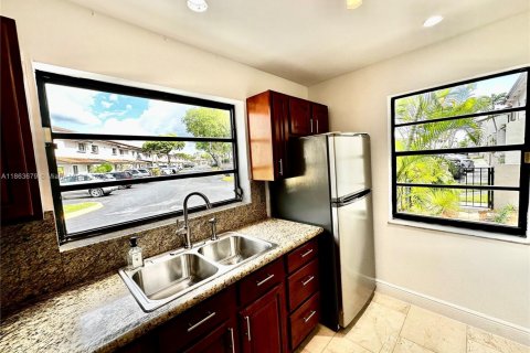Снять в аренду кондоминиум в Майами, Флорида 2 спальни, 94.76м2, № 1891168 - фото 6