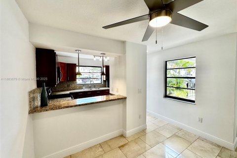 Снять в аренду кондоминиум в Майами, Флорида 2 спальни, 94.76м2, № 1891168 - фото 3