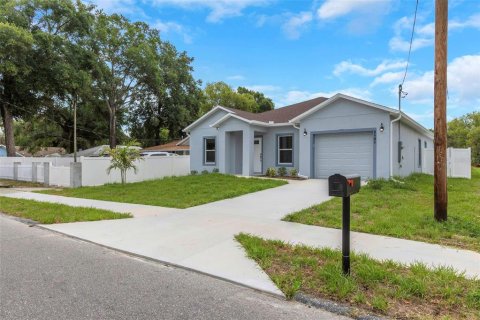 House in Tampa, Florida 3 bedrooms, 131.74 sq.m. № 1612777 - photo 4