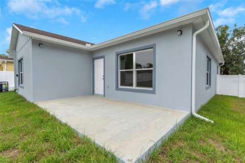 House in Tampa, Florida 3 bedrooms, 131.74 sq.m. № 1612777 - photo 13