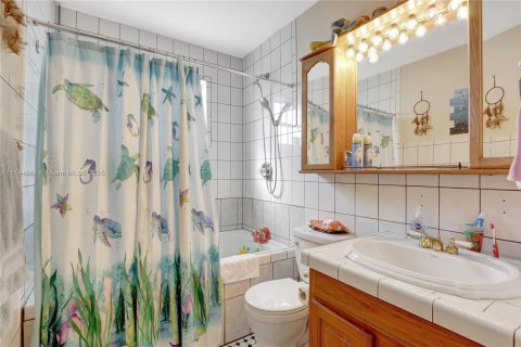 Villa ou maison à vendre à Cutler Bay, Floride: 4 chambres, 249.16 m2 № 1730307 - photo 12