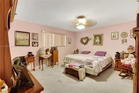 Villa ou maison à vendre à Cutler Bay, Floride: 4 chambres, 249.16 m2 № 1730307 - photo 14