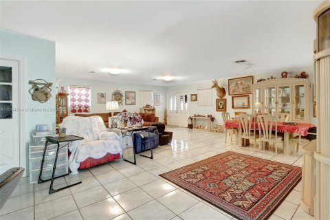 Villa ou maison à vendre à Cutler Bay, Floride: 4 chambres, 249.16 m2 № 1730307 - photo 4