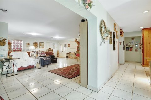 Villa ou maison à vendre à Cutler Bay, Floride: 4 chambres, 249.16 m2 № 1730307 - photo 3