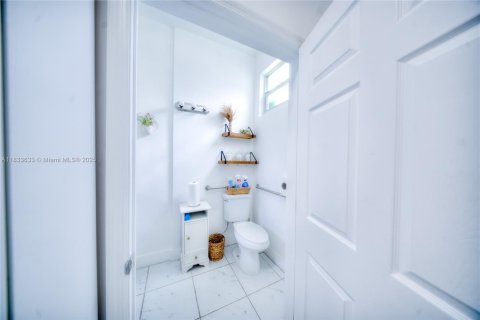 Immobilier commercial à vendre à Miami, Floride № 1934640 - photo 18