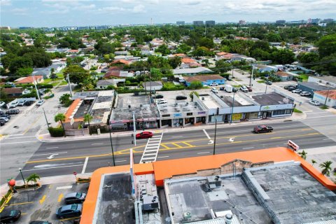 Immobilier commercial à vendre à Miami, Floride № 1934640 - photo 12