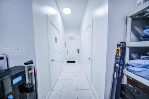Immobilier commercial à vendre à Miami, Floride № 1934640 - photo 25
