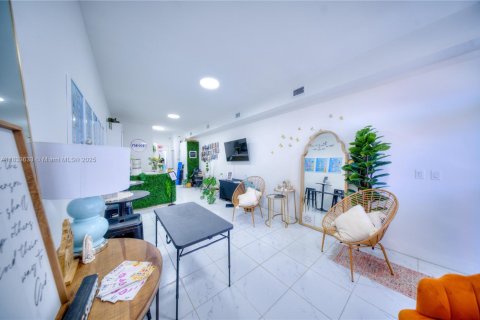 Immobilier commercial à vendre à Miami, Floride № 1934640 - photo 15