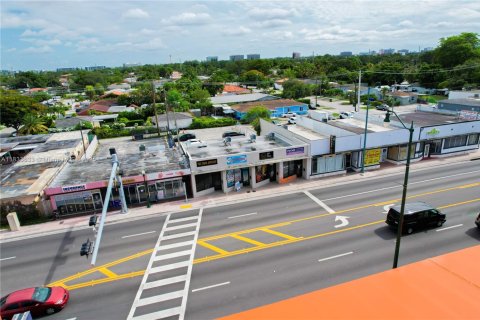 Immobilier commercial à vendre à Miami, Floride № 1934640 - photo 2