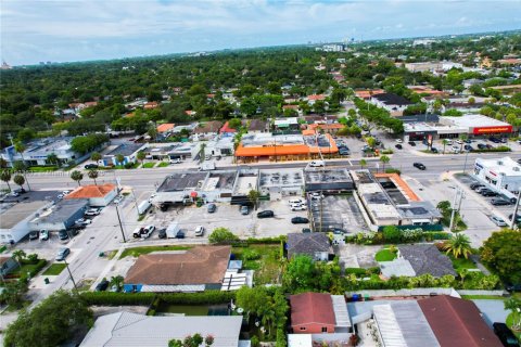 Immobilier commercial à vendre à Miami, Floride № 1934640 - photo 9