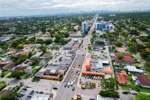 Immobilier commercial à vendre à Miami, Floride № 1934640 - photo 6