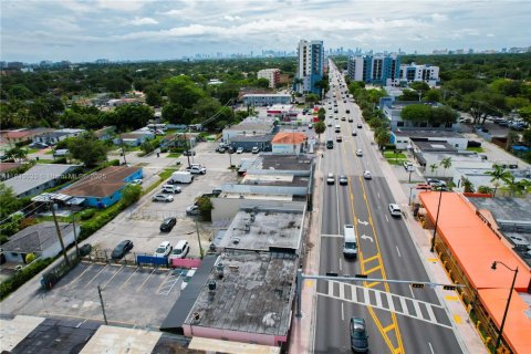 Immobilier commercial à vendre à Miami, Floride № 1934640 - photo 4