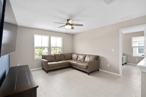House in Tavares, Florida 4 bedrooms, 197.88 sq.m. № 1805486 - photo 16
