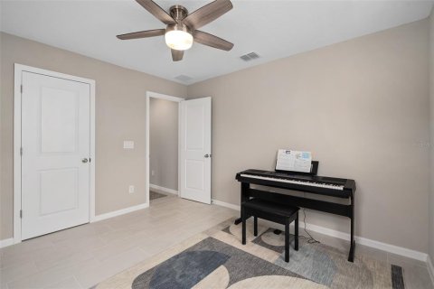House in Tavares, Florida 4 bedrooms, 197.88 sq.m. № 1805486 - photo 26
