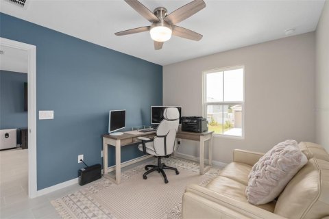 House in Tavares, Florida 4 bedrooms, 197.88 sq.m. № 1805486 - photo 20