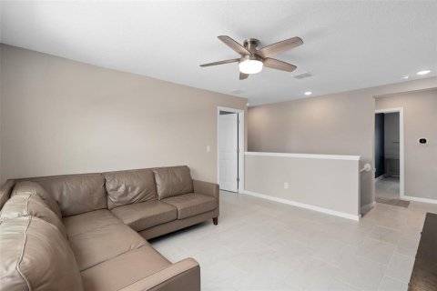 House in Tavares, Florida 4 bedrooms, 197.88 sq.m. № 1805486 - photo 17