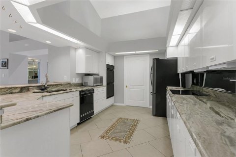 House in Haines City, Florida 4 bedrooms, 266.63 sq.m. № 1866163 - photo 5