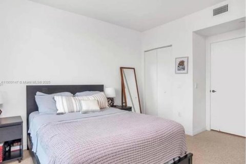 Copropriété à louer à Miami, Floride: 1 chambre, 75.44 m2 № 1964446 - photo 7