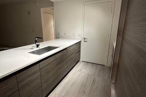 Copropriété à louer à Miami, Floride: 1 chambre, 75.44 m2 № 1964446 - photo 4