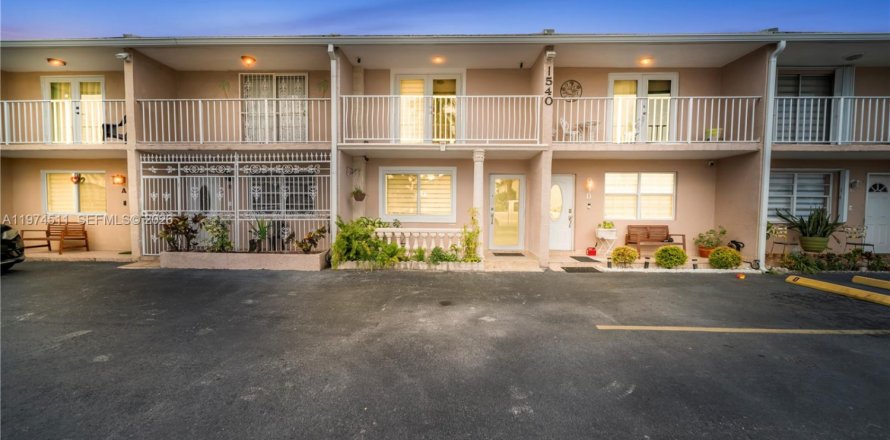 Таунхаус в Хайалиа, Флорида 3 спальни, 97.55м2 № 2036009