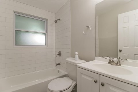 Casa en alquiler en Orlando, Florida, 4 dormitorios, 148.64 m2 № 1829564 - foto 15