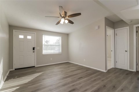 Casa en alquiler en Orlando, Florida, 4 dormitorios, 148.64 m2 № 1829564 - foto 4