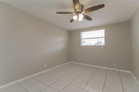 Casa en alquiler en Orlando, Florida, 4 dormitorios, 148.64 m2 № 1829564 - foto 10