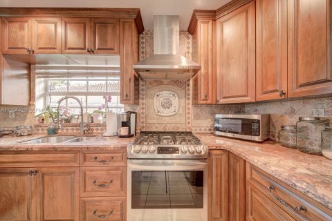 Снять в аренду виллу или дом в Майами, Флорида 4 спальни, 165.92м2, № 1992711 - фото 22