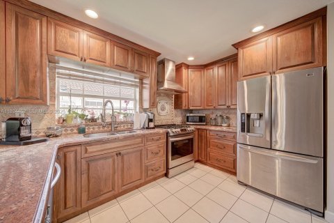 Снять в аренду виллу или дом в Майами, Флорида 4 спальни, 165.92м2, № 1992711 - фото 24