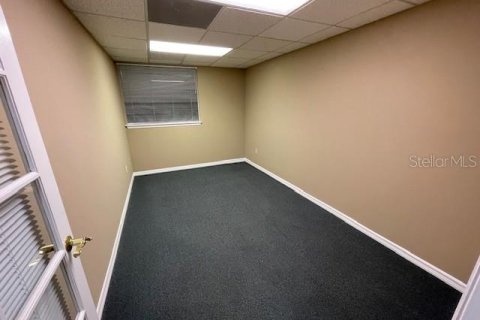 Propiedad comercial en alquiler en Altamonte Springs, Florida, 151.06 m2 № 1112985 - foto 10