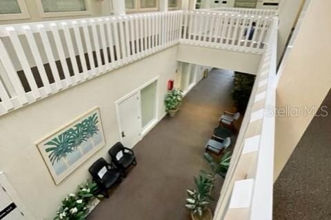 Propiedad comercial en alquiler en Altamonte Springs, Florida, 151.06 m2 № 1112985 - foto 2