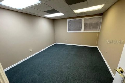 Propiedad comercial en alquiler en Altamonte Springs, Florida, 151.06 m2 № 1112985 - foto 12
